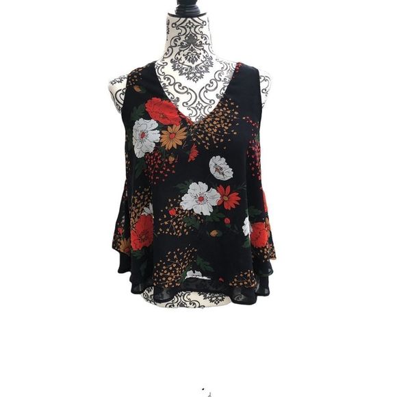 🔴 2 for $25 Sienna Sky Floral Sleeve Blouse - Size Small - Picture 1 of 6